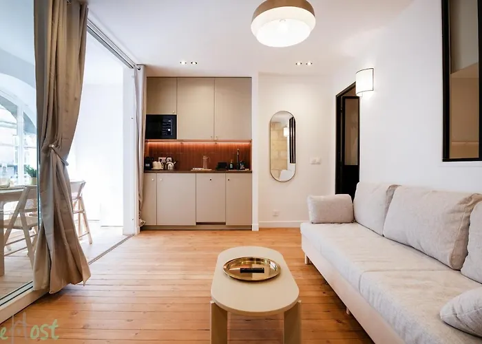 Sublime 2-Bedroom Apartment - Historical Center Bordeaux