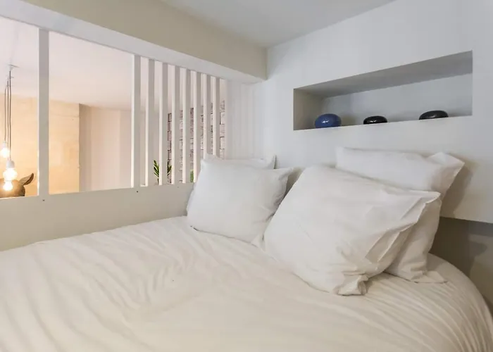 Appartement quartier St Michel climatisé près des quais avec parking Bordeaux