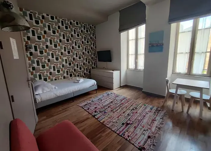 Appartement 1er étage sur cour aux Chartrons Bordeaux