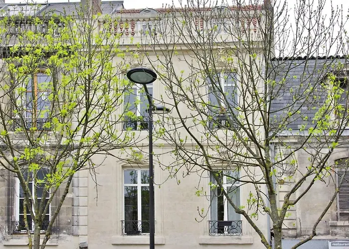 Les Halles et Hauteurs by Cocoonr Bordeaux