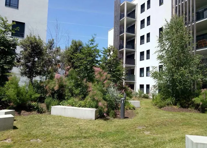 Bel Appartement T2 Pres Du Lac Avc Un Parking Prive Bordeaux