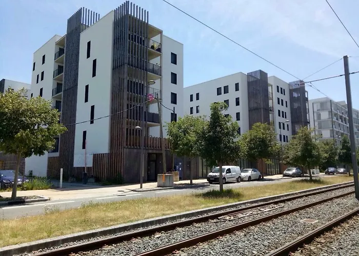 Bel Appartement T2 Pres Du Lac Avc Un Parking Prive Bordeaux